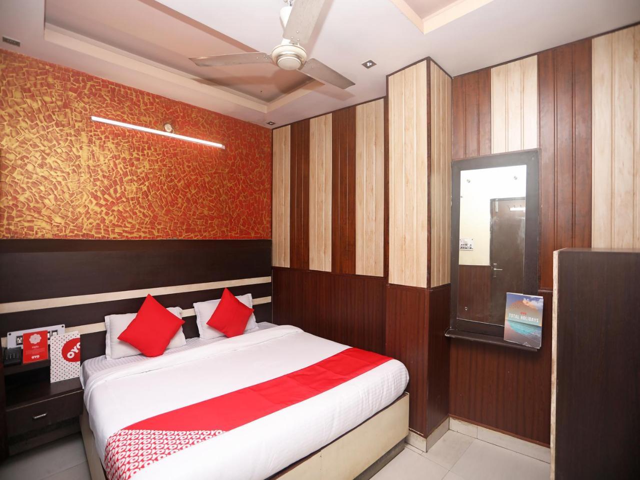 Vaccinated Staff- Oyo 18541 Hotel Haridev Roorkee Kültér fotó