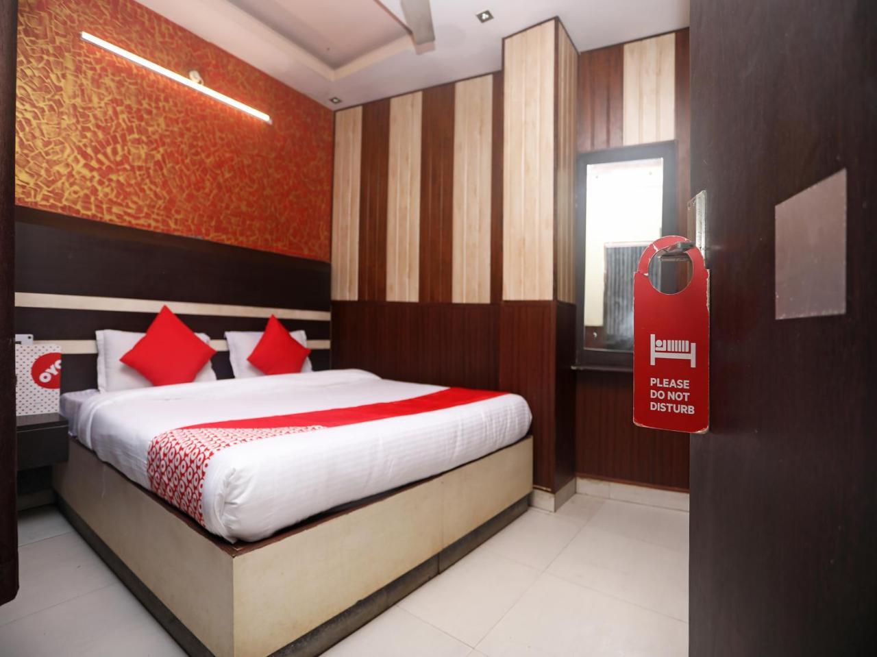 Vaccinated Staff- Oyo 18541 Hotel Haridev Roorkee Kültér fotó