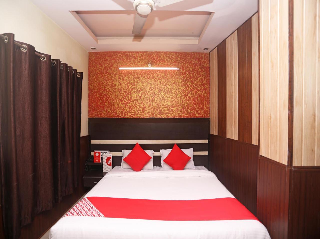 Vaccinated Staff- Oyo 18541 Hotel Haridev Roorkee Kültér fotó