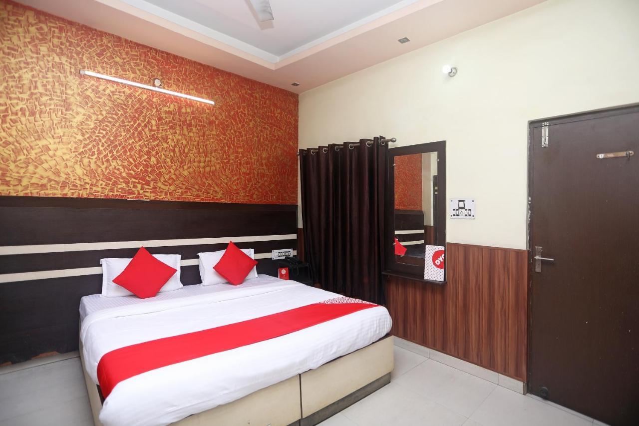 Vaccinated Staff- Oyo 18541 Hotel Haridev Roorkee Kültér fotó