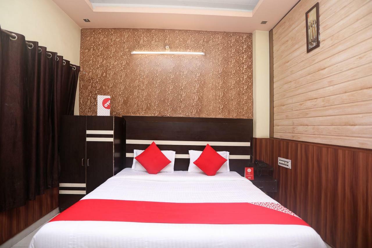 Vaccinated Staff- Oyo 18541 Hotel Haridev Roorkee Kültér fotó